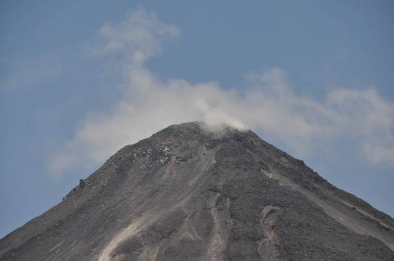O vulcão fumegante do Parque Nacional Arenal, na Costa Rica